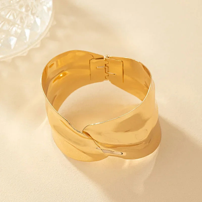 Minimalist Gold Geometric Cuff Bracelet – Elegant Adjustable Wide Metal Bangle.