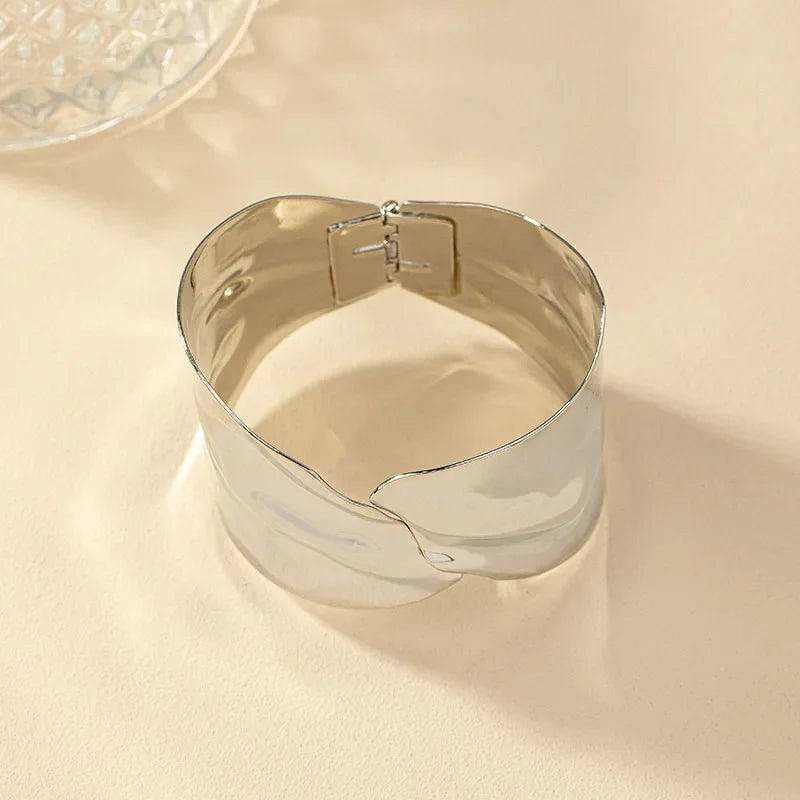 Minimalist Gold Geometric Cuff Bracelet – Elegant Adjustable Wide Metal Bangle.